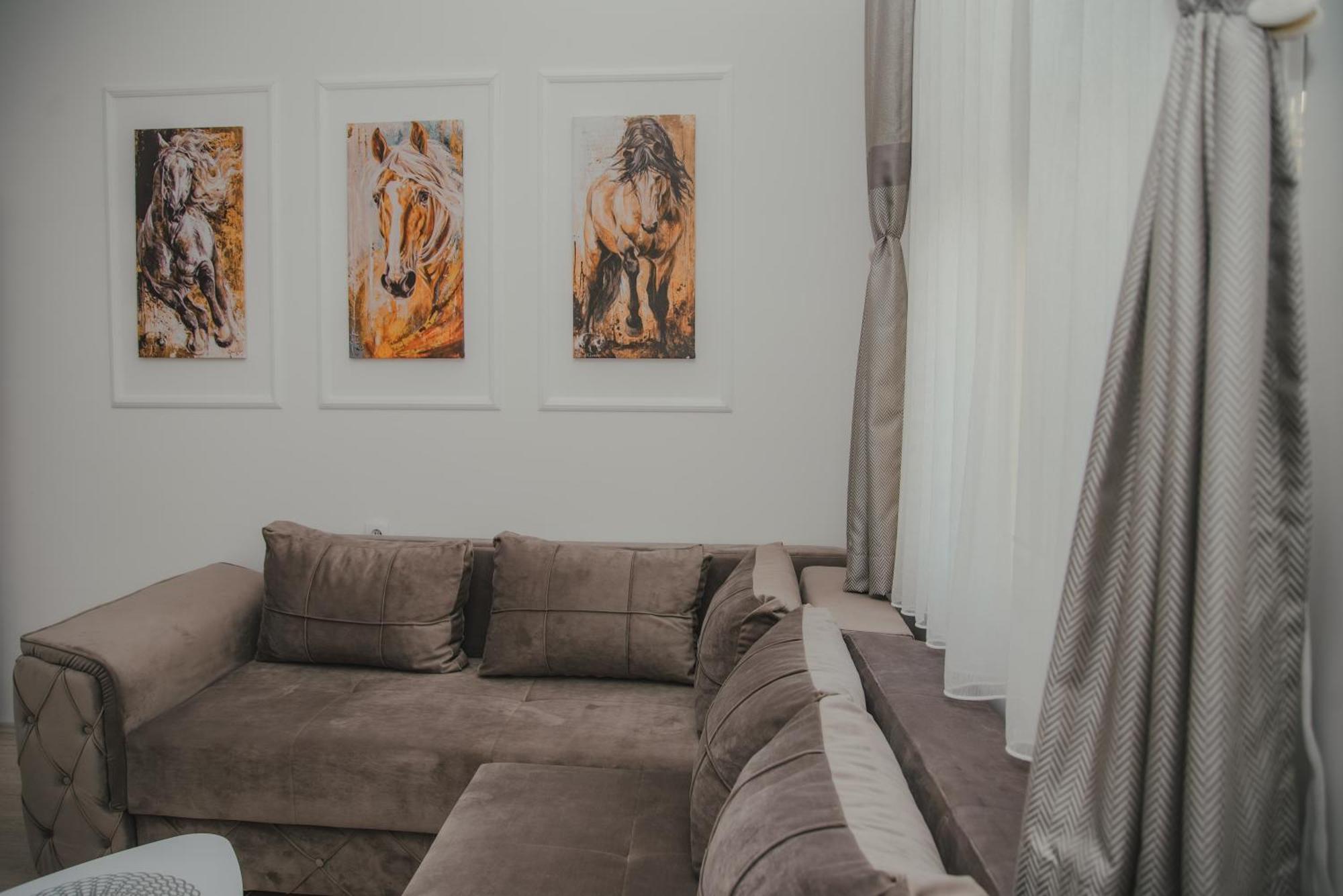 לסקובץ Jes Apartments מראה חיצוני תמונה